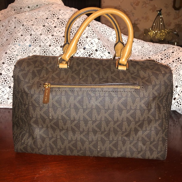 ‼️SOLD‼️ Michael Kors Handbag - Picture 3 of 13